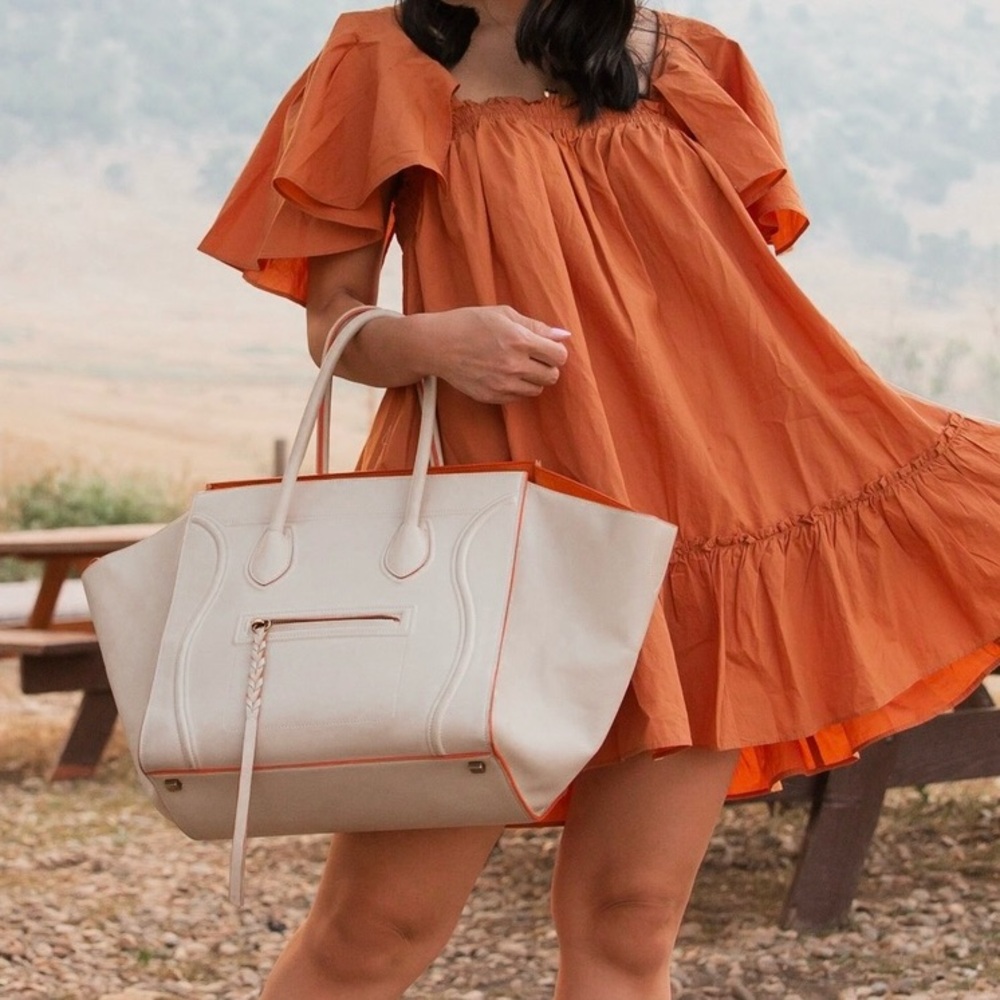 Pre-owned CELINE Smooth Calfskin Medium Phantom Luggage Chalk with Orange Trim